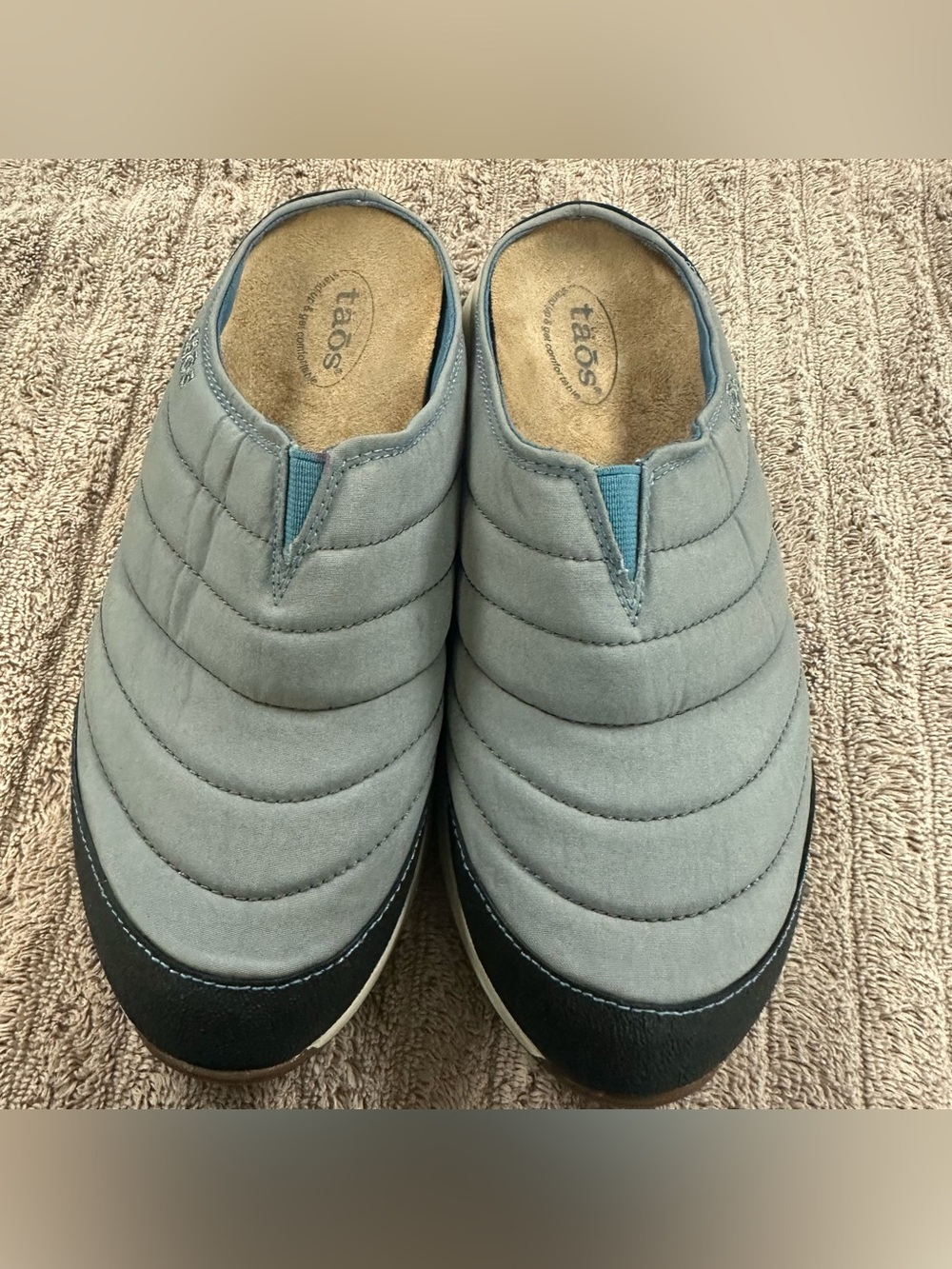 Taos Right on Slip-On Quilted Gray Casual Shoes SZ:7